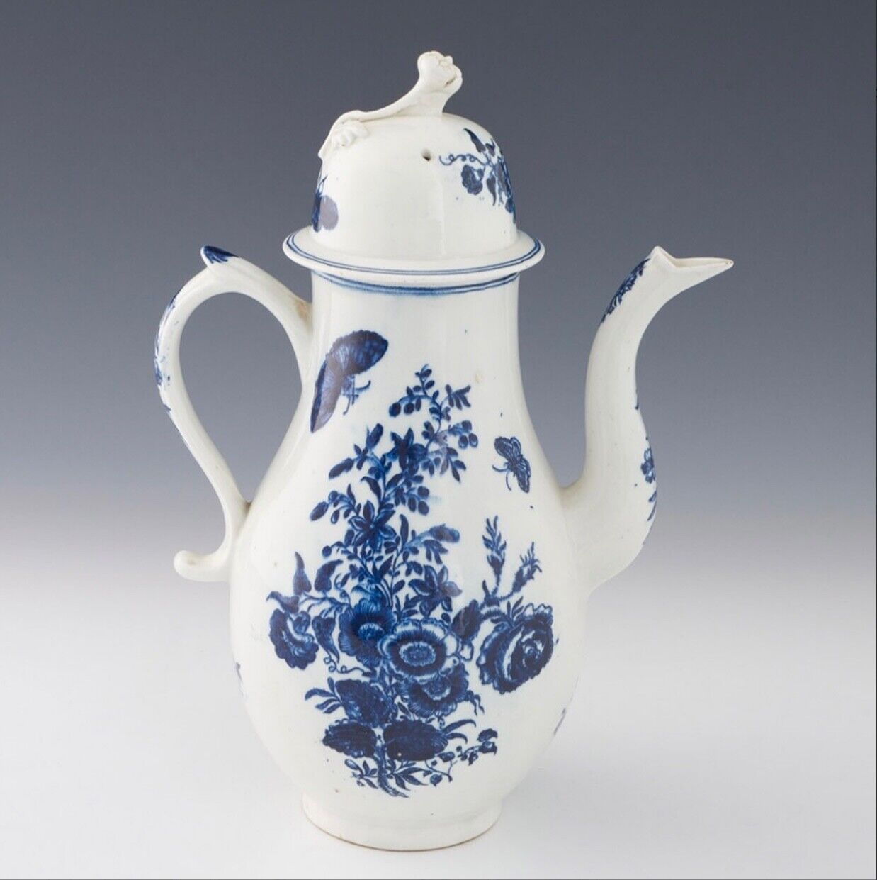 A late 18thc Lowestoft coffee pot and cover 1775-80