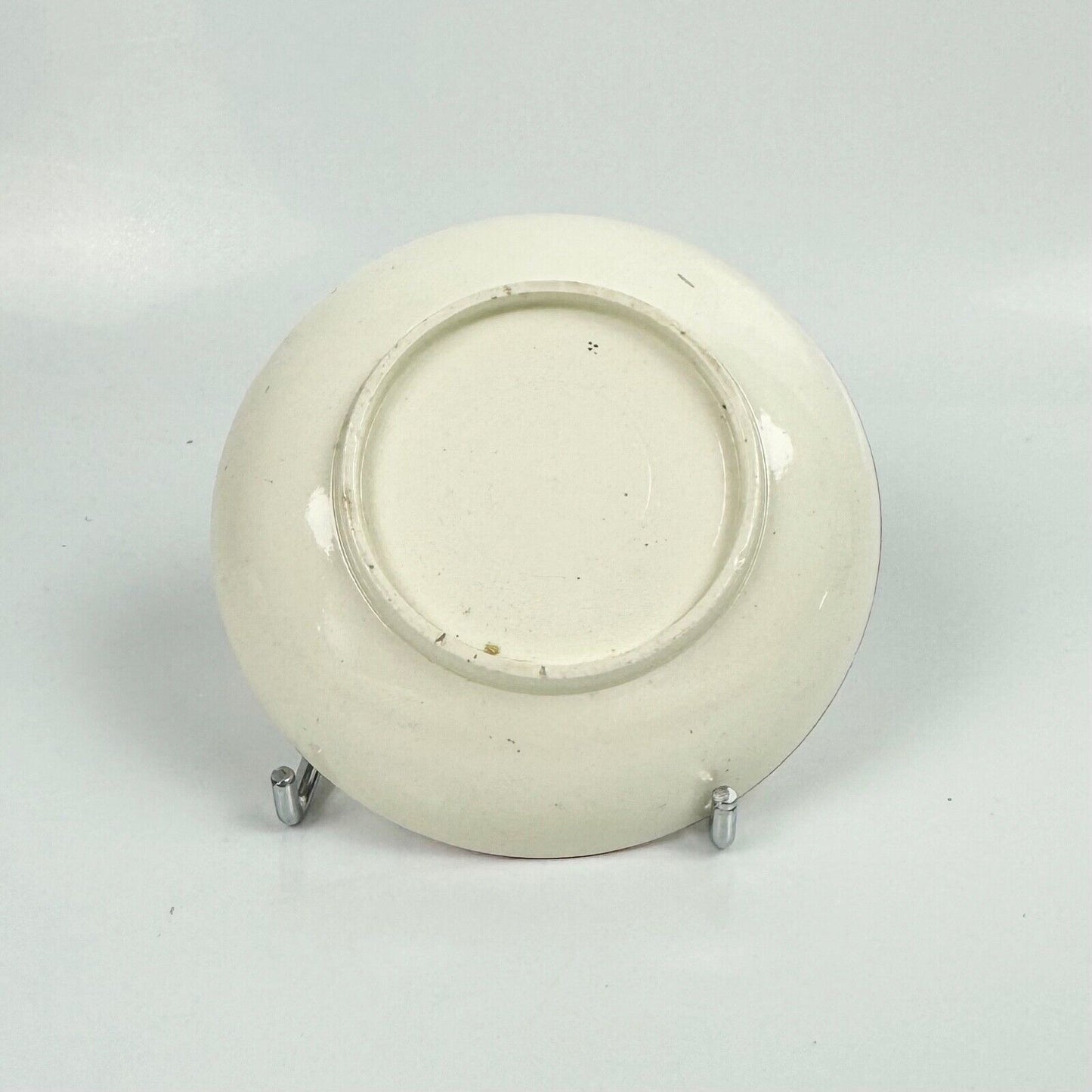 A fine creamware teabowl and saucer with painted foliate decoration. c.1790