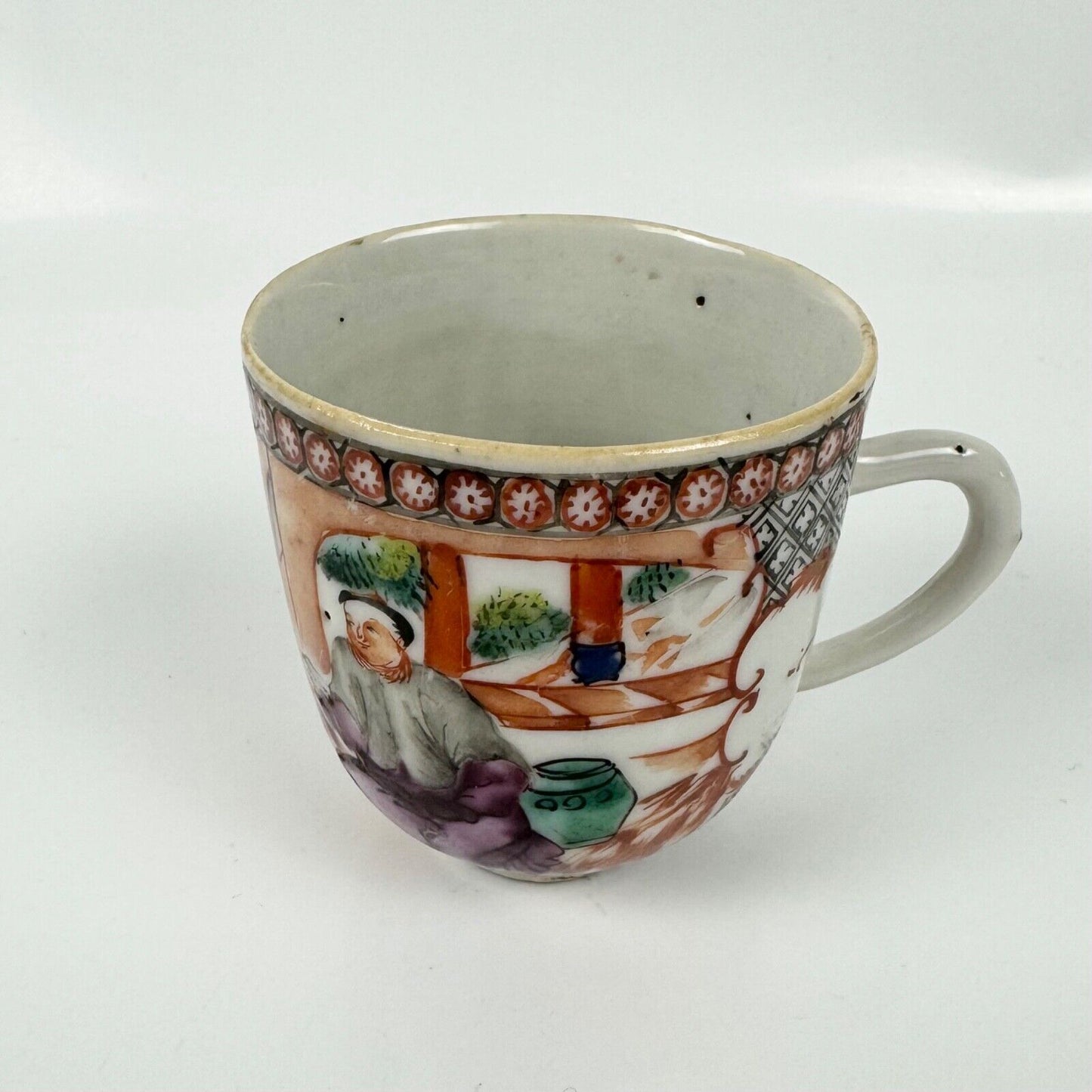 A fine 18thc Chinese mandarin pattern coffee cup c1745