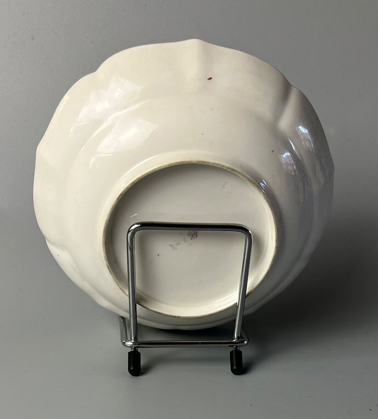 An uncommon Derby scalloped tea bowl and saucer in pattern number 115 c.1784-90