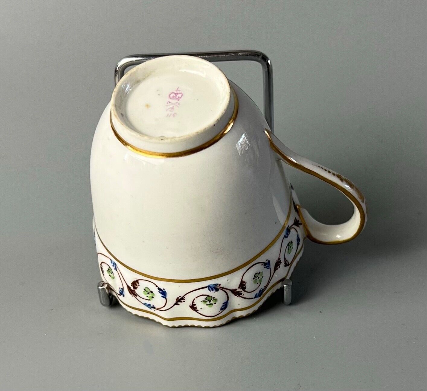 An uncommon Derby scalloped tea bowl and saucer in pattern number 115 c.1784-90