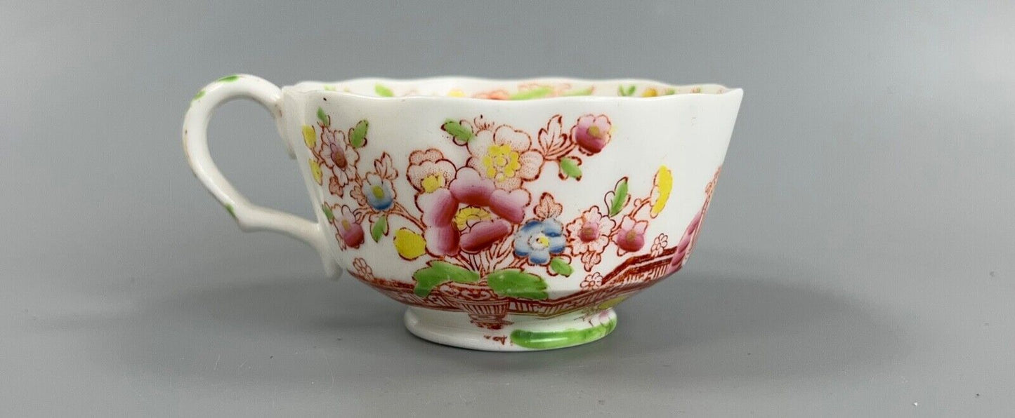 An early 19thc New Hall tea cup and saucer in pattern number 3203