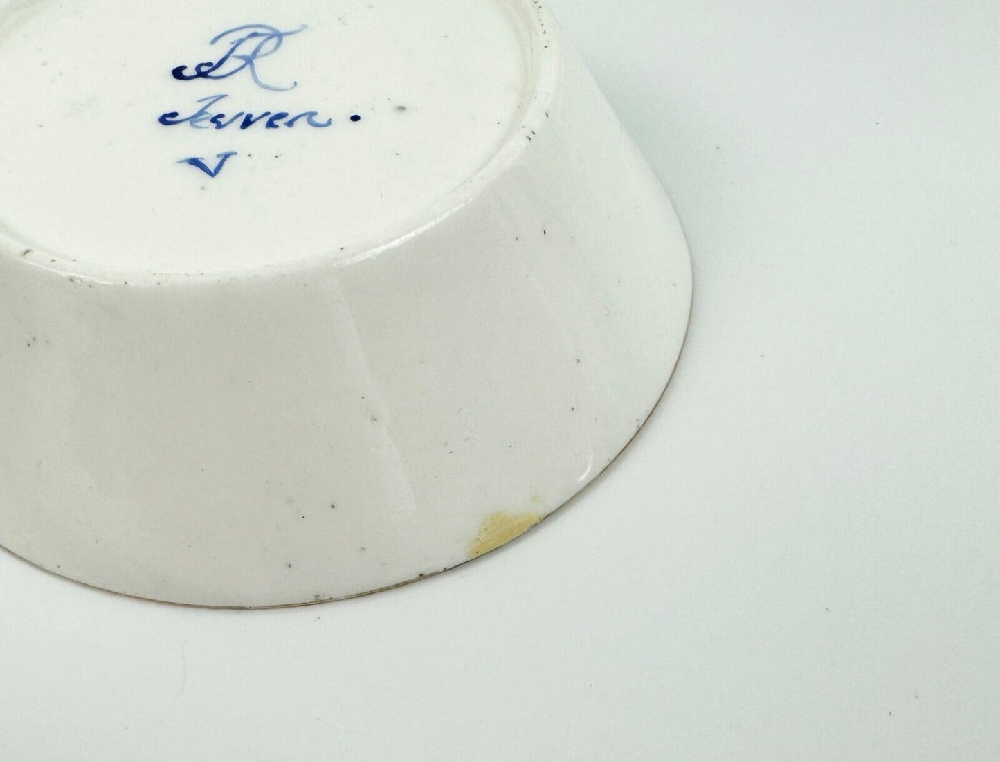 A Sèvres 1st Republican Period painted saucer ('soucoupe'). c.1792-1804