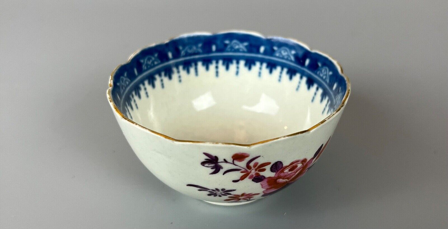 A c.1770 1st Period Worcester tea bowl decorated in the atelier of James Giles.