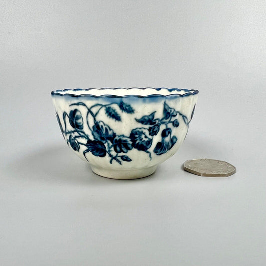 Very rare Worcester blue & white corrugated teabowl in unrecorded pattern c1780