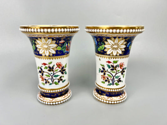 A good pair of Spode spill vases in pattern 3066 c.1820.
