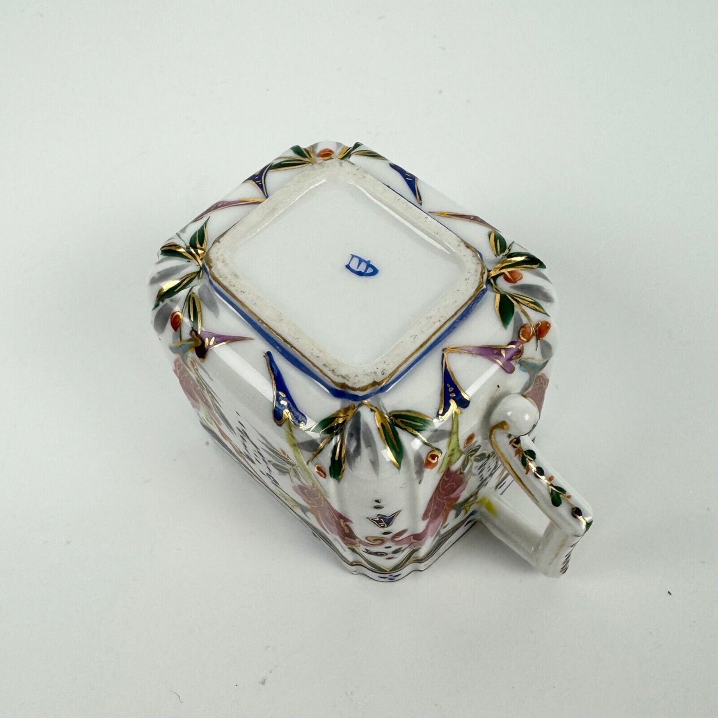 An attractive early 20thc Royal Vienna cabinet cup and saucerc. 1890-1940