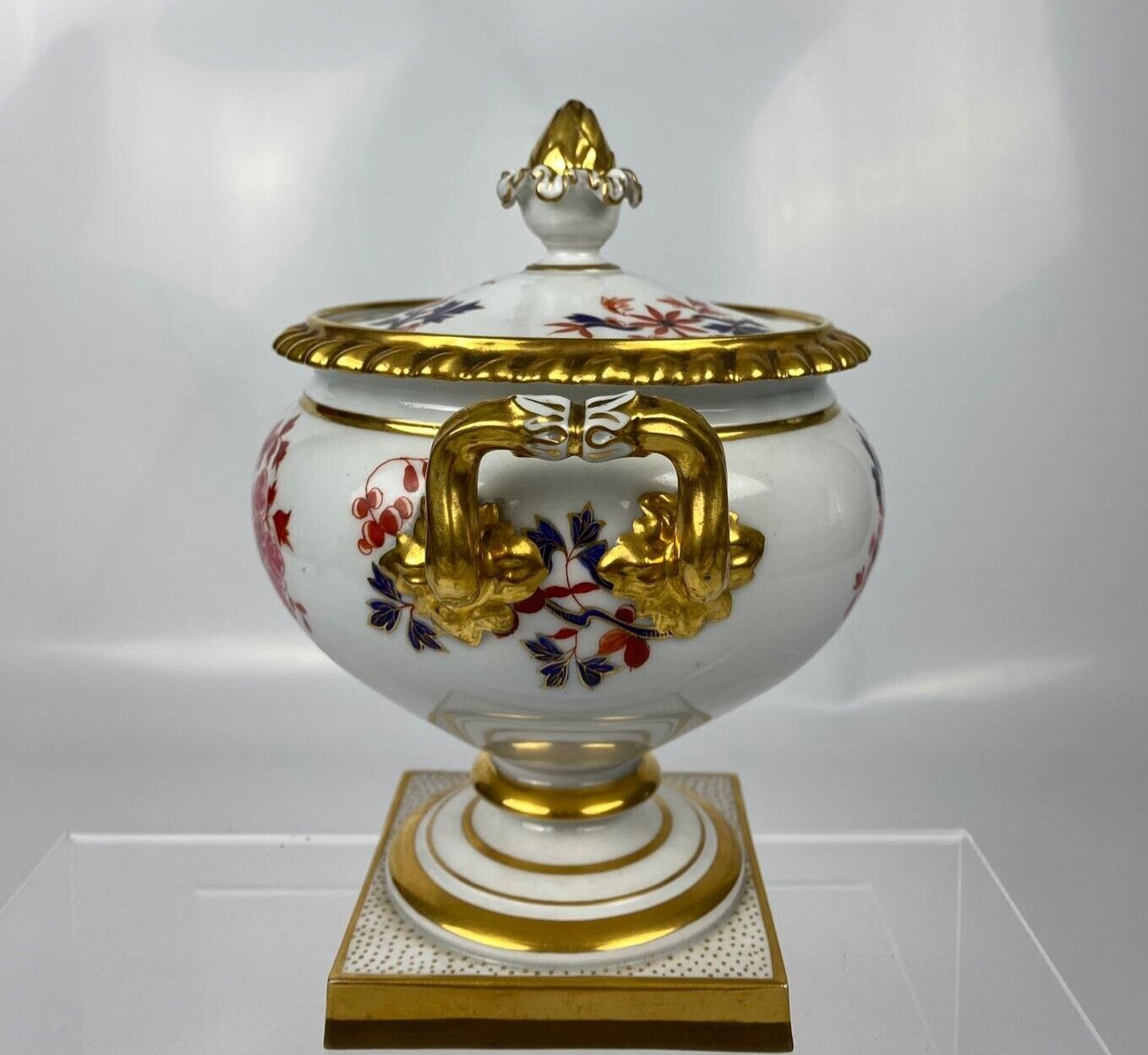 FLIGHT BARR AND BARR PAIR OF SAUCE TUREENS PAINTED WITH JAPANESE FLOWERS C.1815