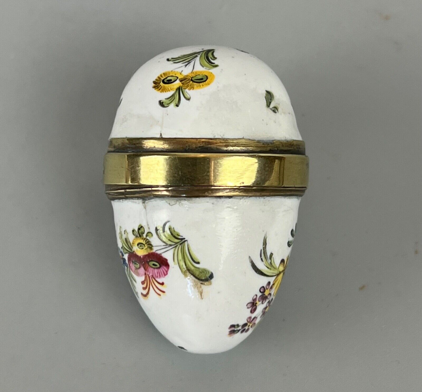 A late 18thc fine and unusual egg-shaped London or Birmingham enamel box