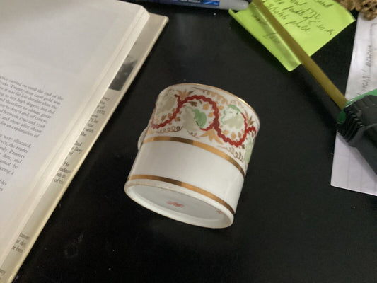 A Bloor Derby coffee can. c.1815.  Red crown and batons over D mark. Gilder mark