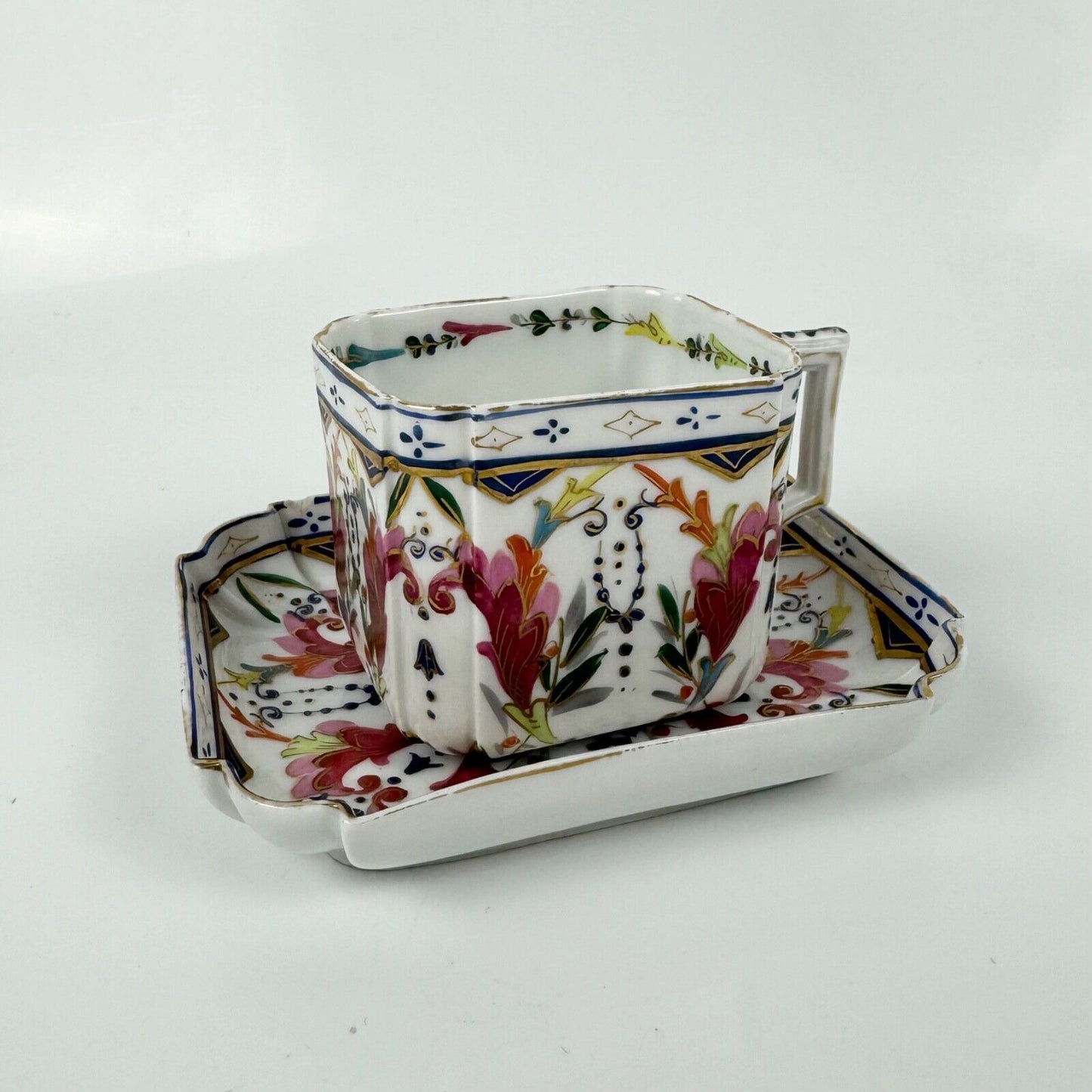 An attractive early 20thc Royal Vienna cabinet cup and saucerc. 1890-1940