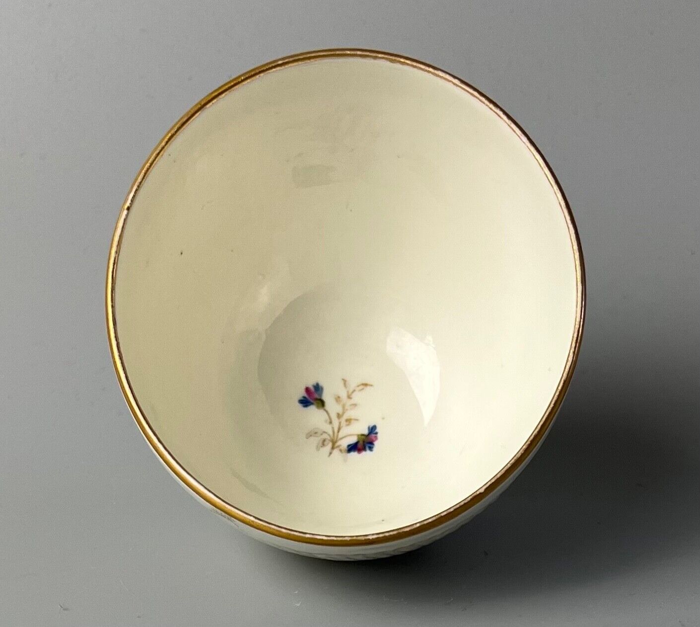 A late 18thc Derby incised twist moulded trio in pattern number 129 c.1790