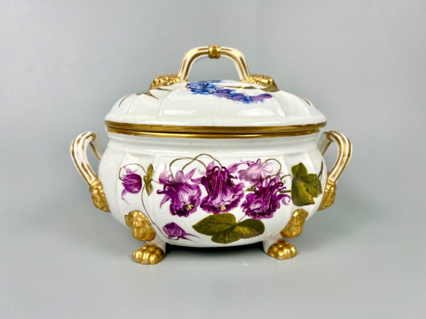 A superb Derby Quaker Pegg-painted botanical sauce tureen. c.1815