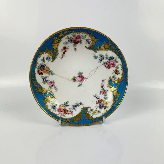 A very fine Sèvres saucer ('soucoupe'). Interlaced 'L' marks. c.1780 A/F