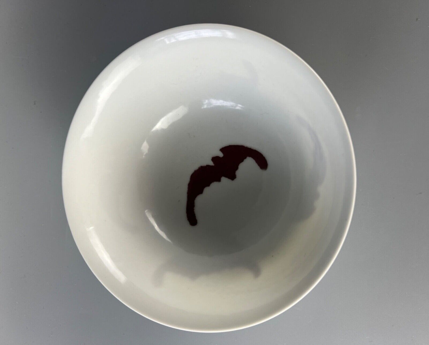A finely potted 20thc Chinese porcelain "Four Bats" bowl.