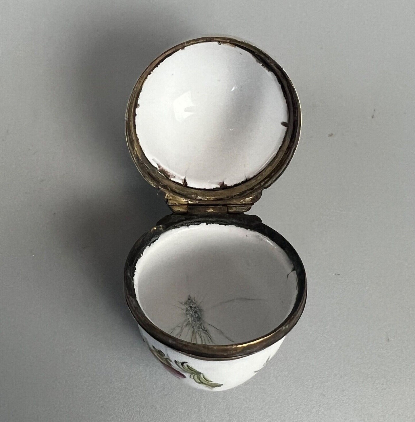 A late 18thc fine and unusual egg-shaped London or Birmingham enamel box