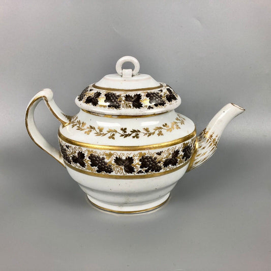 A 'Dejeune' shape Chamberlain Worcester teapot/cover. Probably pattern 175 c1803