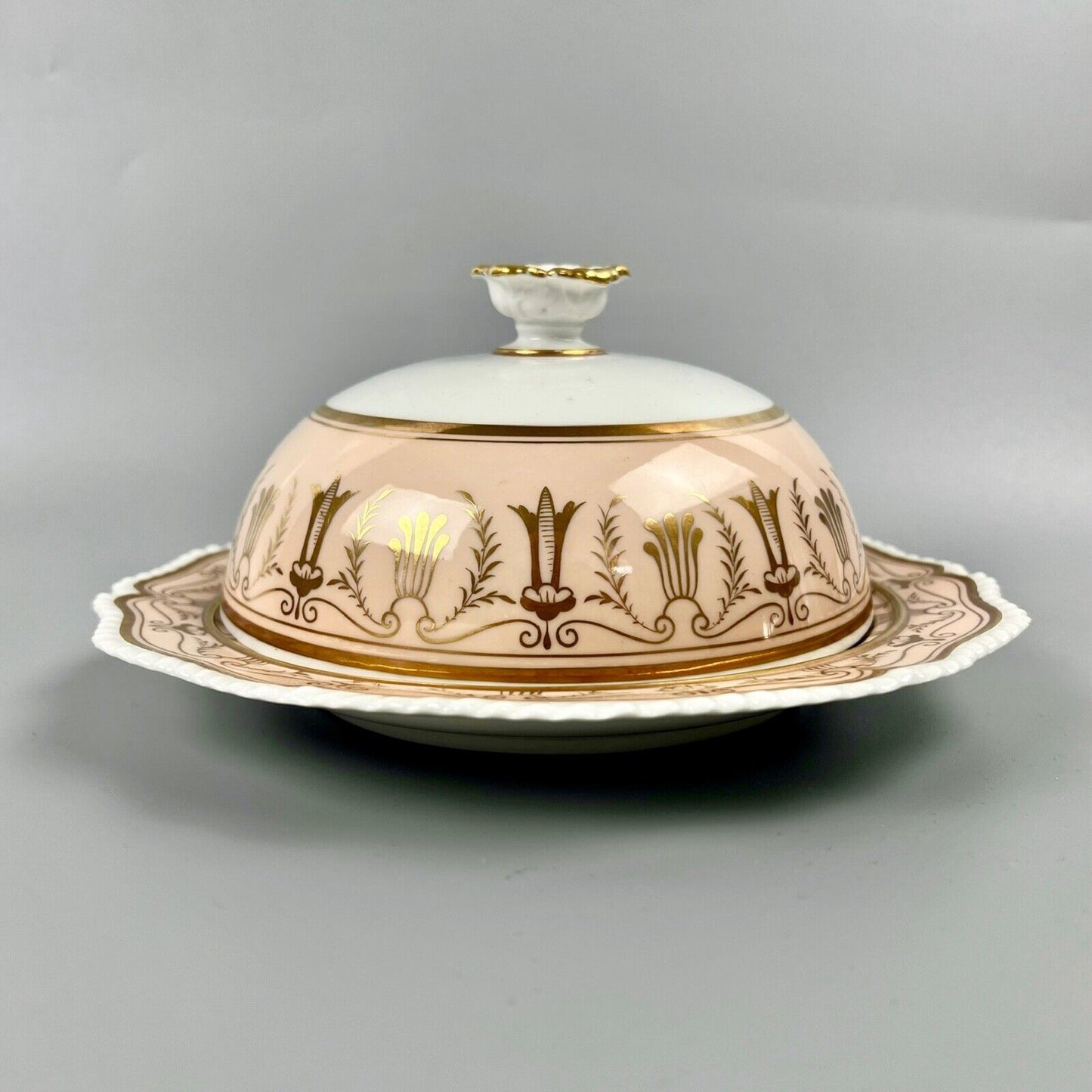 Barr Flight & Barr muffin dish with rich gilt decoration on salmon ground. c1805