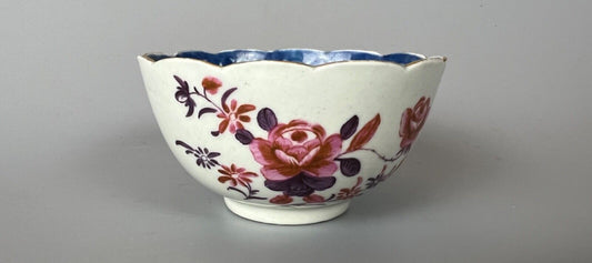 A c.1770 1st Period Worcester tea bowl decorated in the atelier of James Giles.