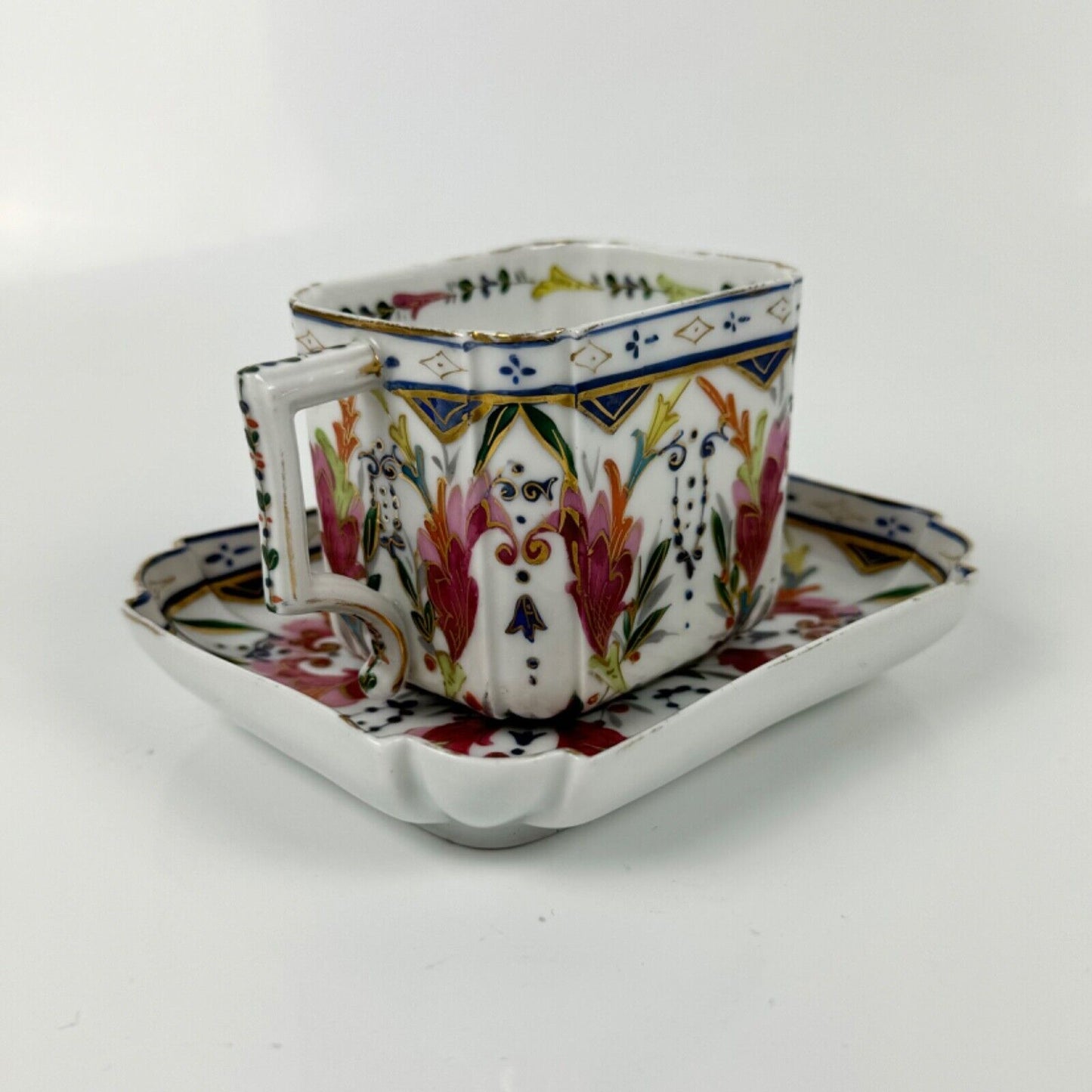 An attractive early 20thc Royal Vienna cabinet cup and saucerc. 1890-1940