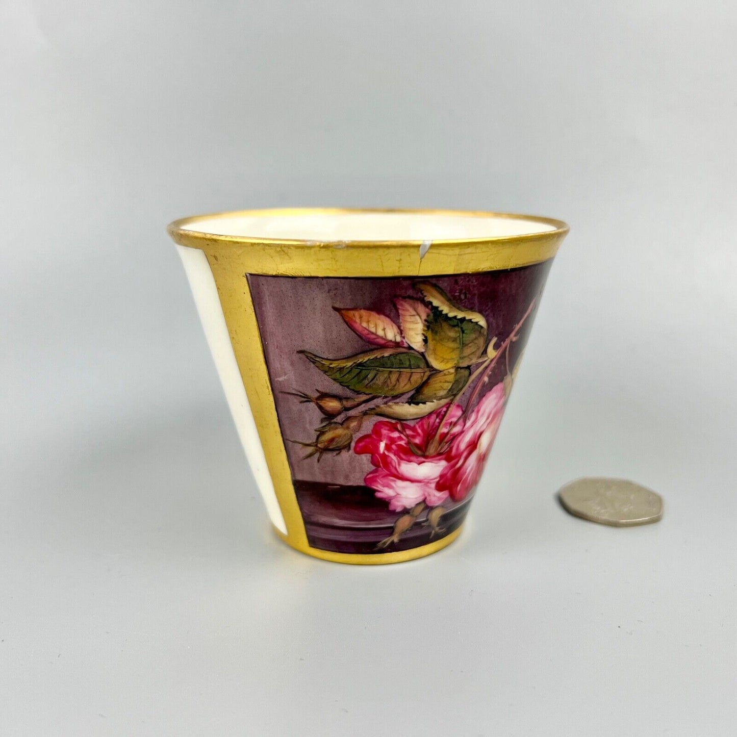 A very finely painted Worcester beaker/tumbler in Billingsley style c1795-1800