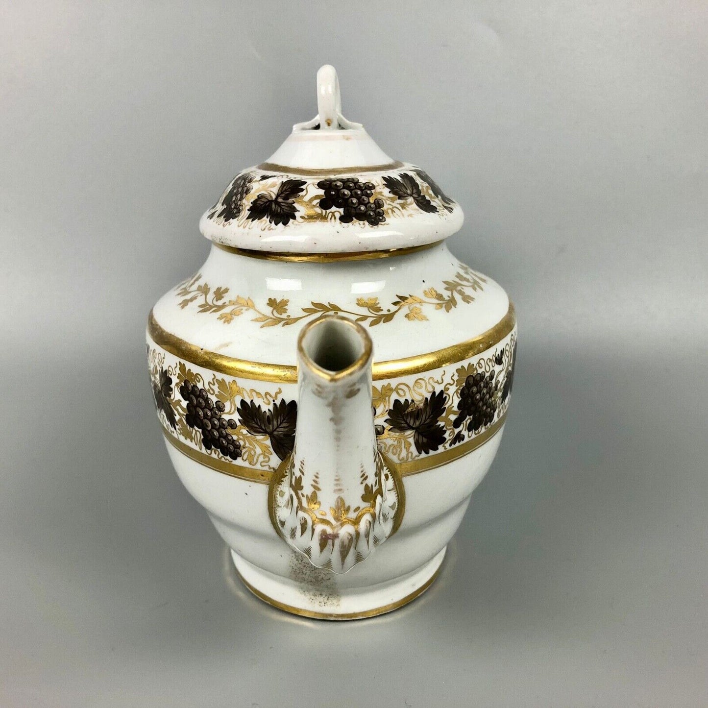 A 'Dejeune' shape Chamberlain Worcester teapot/cover. Probably pattern 175 c1803