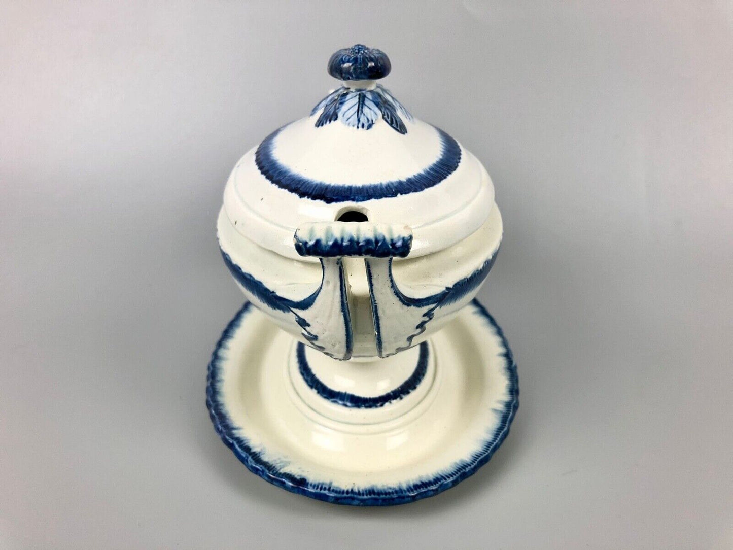 A scarce early 19thc Fell Newcastle pearlware sauce tureen c.1800-20