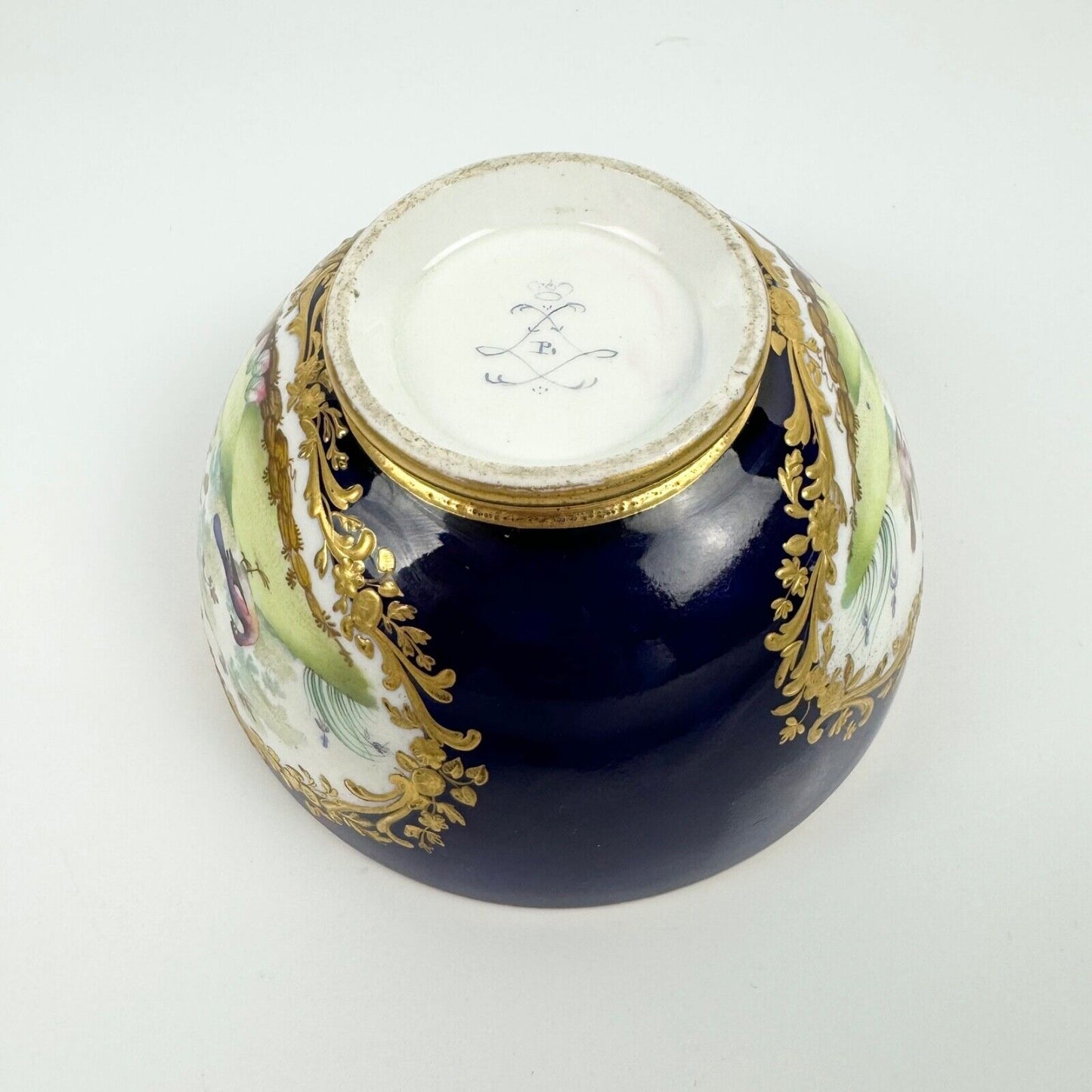 A Sèvres-style Derby bowl painted with exotic birds. Mock Sèvres mark. c.1835-40