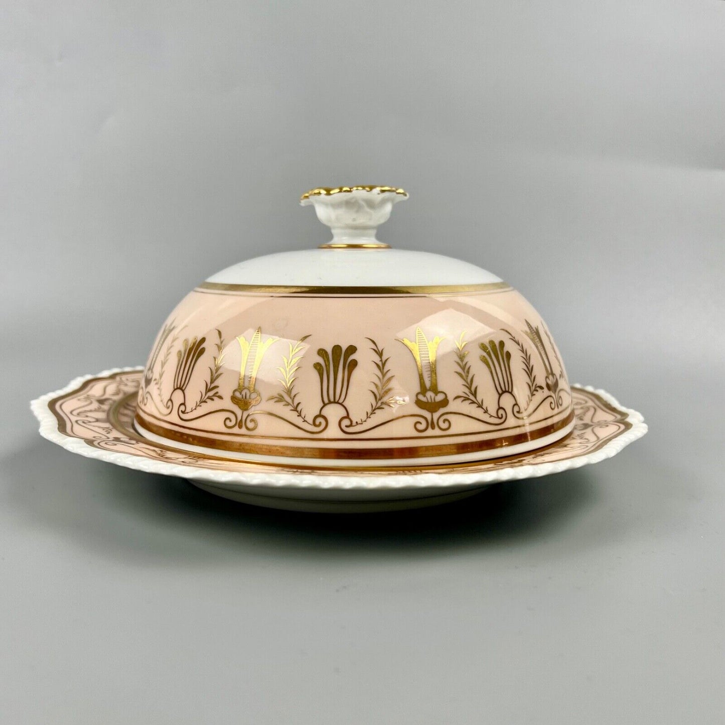 Barr Flight & Barr muffin dish with rich gilt decoration on salmon ground. c1805