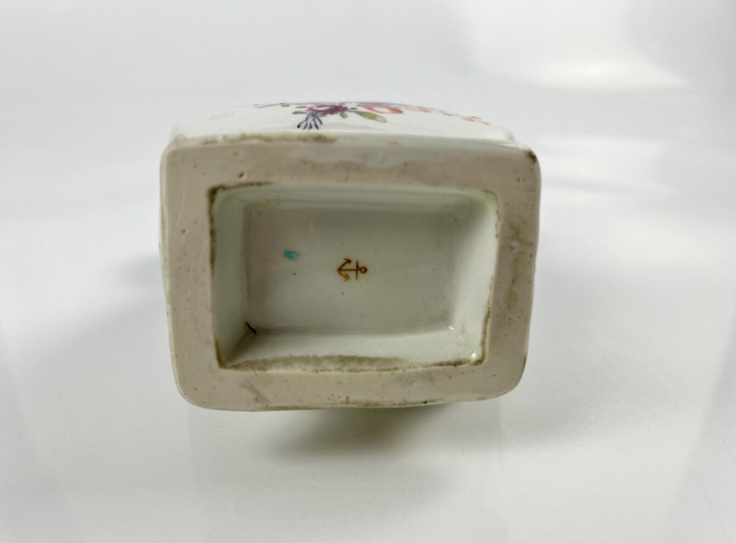 A Chelsea two-handled Gold Anchor vase in archaic chinese style c.1765