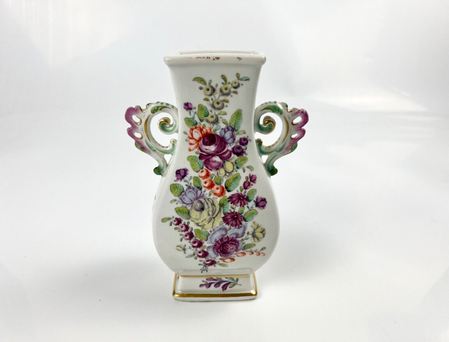 A Chelsea two-handled Gold Anchor vase in archaic chinese style c.1765