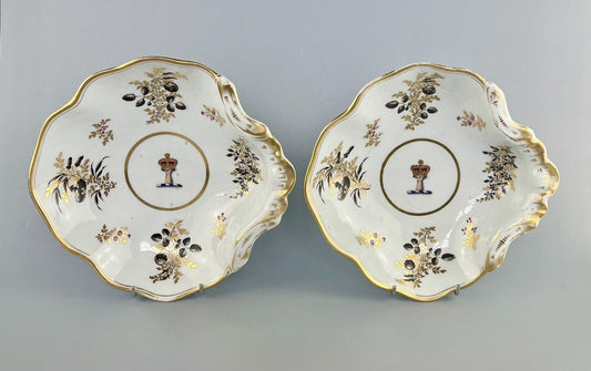 A pair of Chamberlain Worcester armorial shell-shaped dishes c.1810