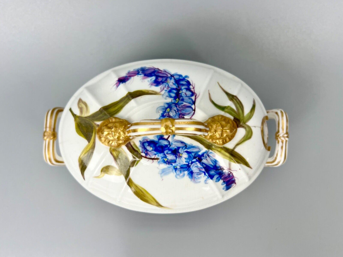 A superb Derby Quaker Pegg-painted botanical sauce tureen. c.1815
