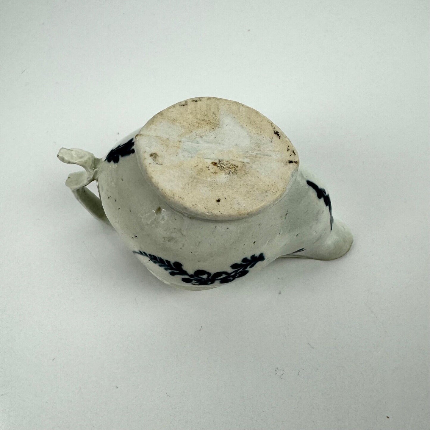 A Pennington Liverpool blue/white creamboat in the Horsetail pattern. c.1780
