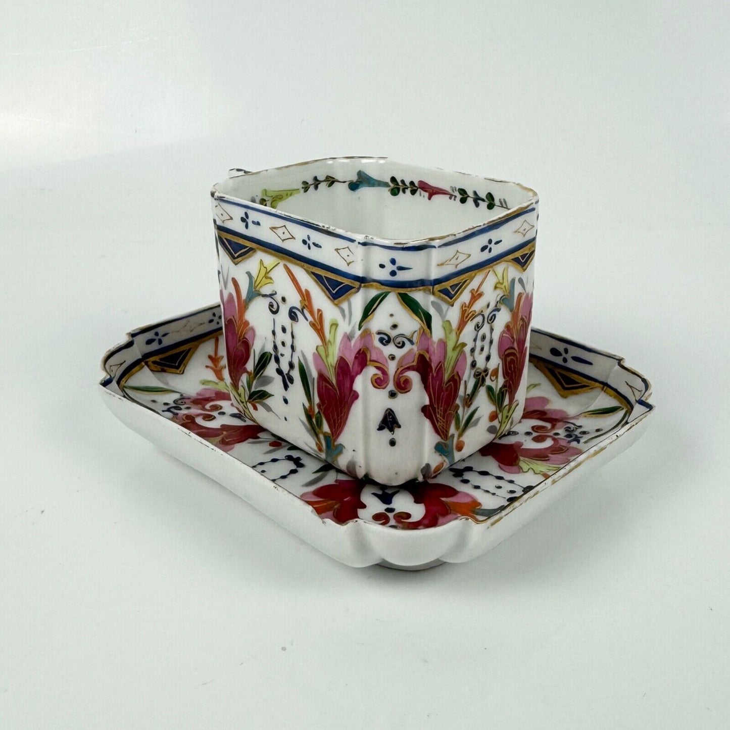 An attractive early 20thc Royal Vienna cabinet cup and saucerc. 1890-1940